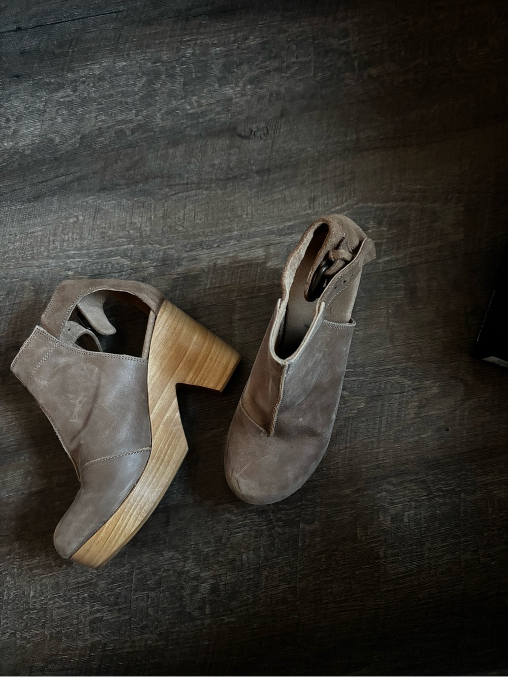 Women's Taupe Suede Cutout Block Heel Booties